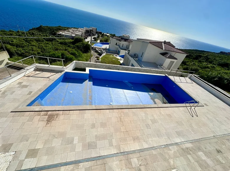 3 bedroom villa 550 m² Budva, Montenegro