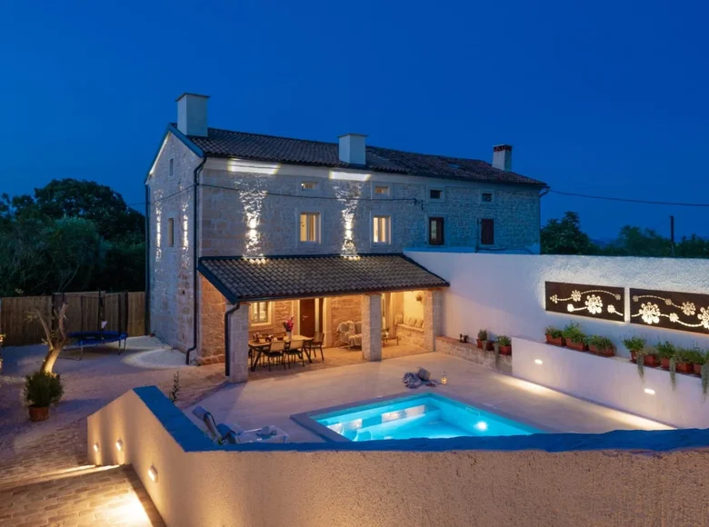 3 bedroom villa 145 m² Grad Pula, Croatia