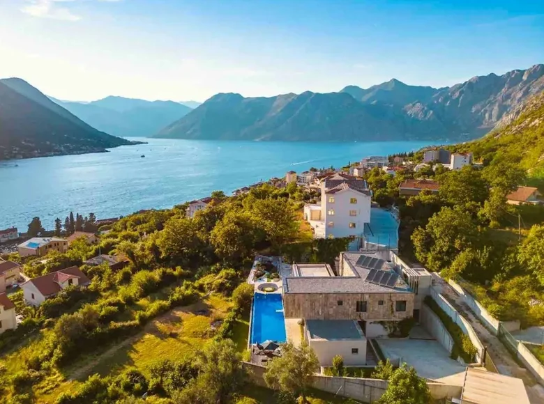 5 bedroom house 500 m² Kotor, Montenegro