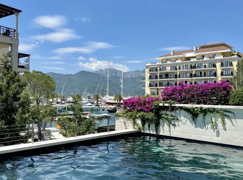 3 bedroom apartment 115 m² Tivat, Montenegro