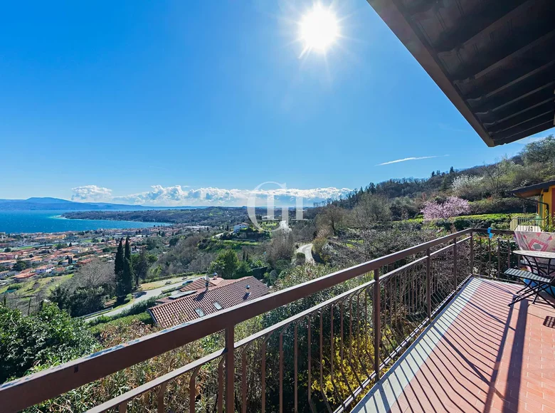 2 bedroom Villa 145 m² Salo, Italy