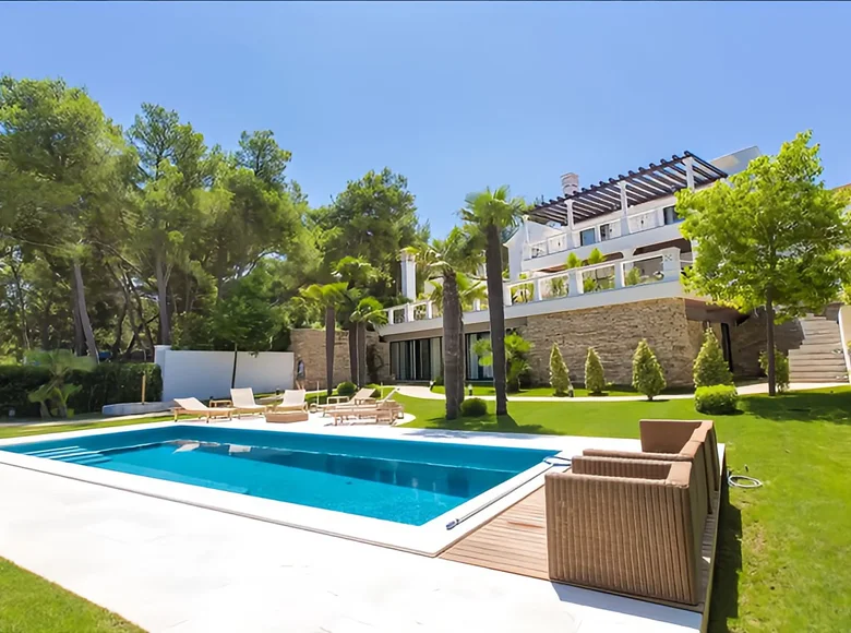 Mansion 5 bedrooms 1 500 m² Slatine, Croatia