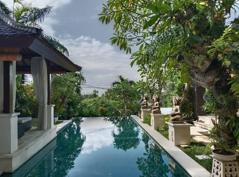 Villa de tres dormitorios 242 m² Ungasan, Indonesia