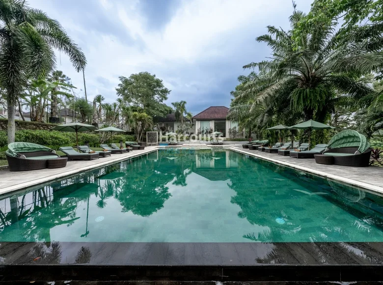 Villa 10 Schlafzimmer 2 288 m² Nyambu, Indonesien