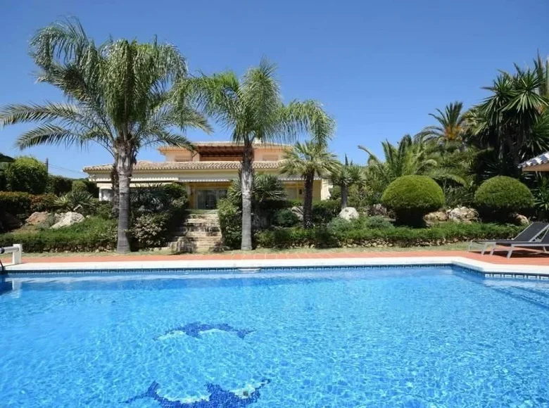 4 bedroom Villa  Artola, Spain