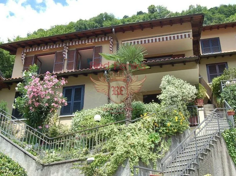 Mieszkanie 3 pokoi 85 m² Como, Włochy