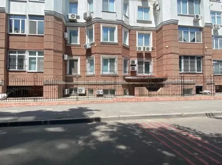 Commercial property 305 m² in Odesa, Ukraine