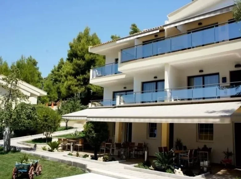 Hotel 1 500 m² en Nea Skioni, Grecia