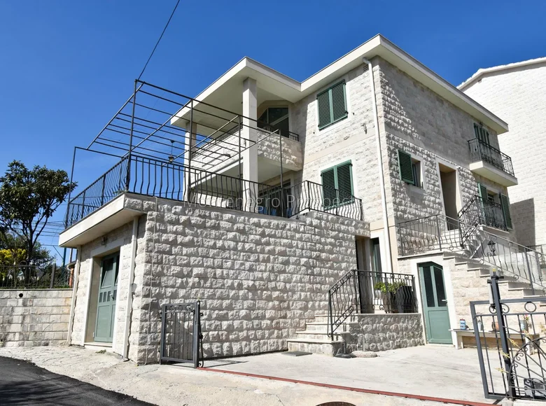 Haus 5 Schlafzimmer 242 m² Gemeinde Kolašin, Montenegro