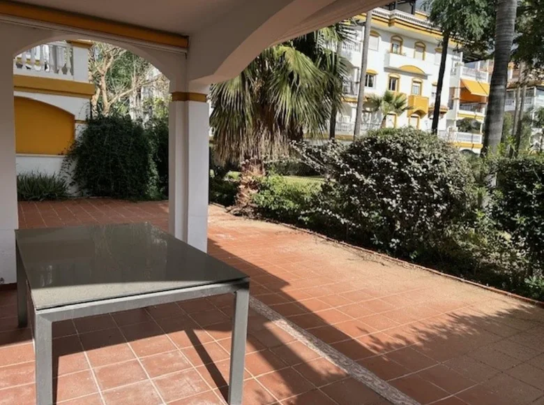 Mieszkanie 3 pokoi 93 m² Marbella, Hiszpania