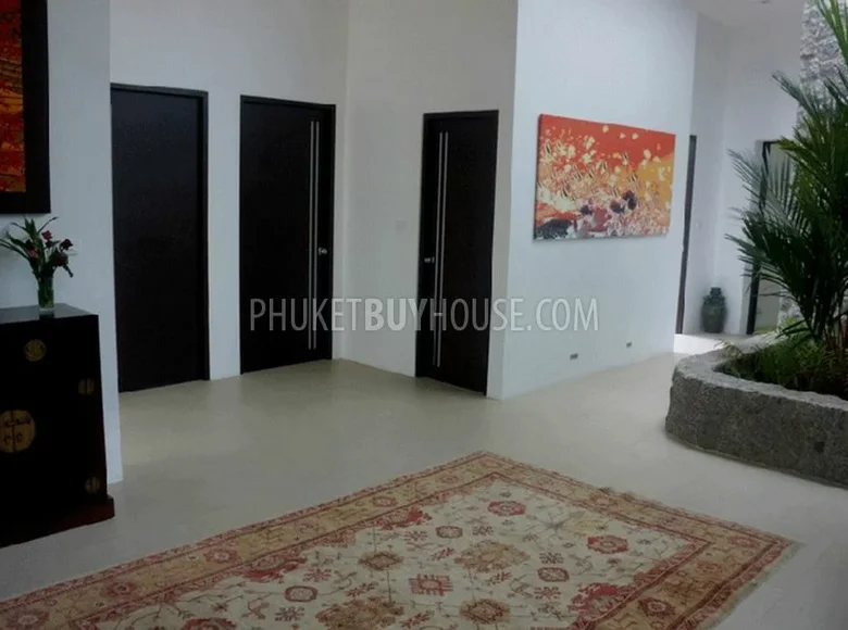 4-Schlafzimmer-Villa 1 100 m² Phuket, Thailand