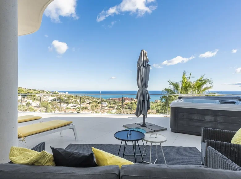 2 bedroom apartment 107 m² Fuengirola, Spain