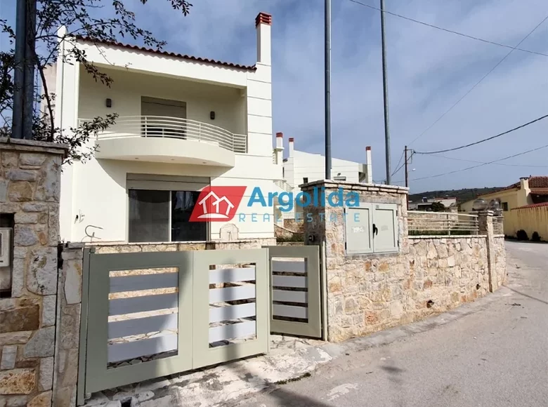 Commercial property 100 m² in Peloponnese Region, Greece