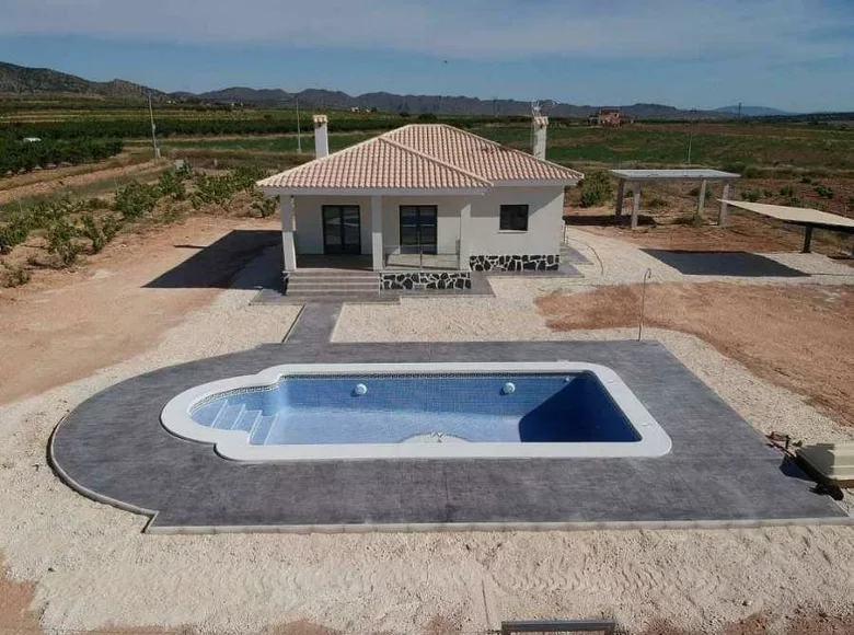 Villa de tres dormitorios 120 m² Pinoso, España