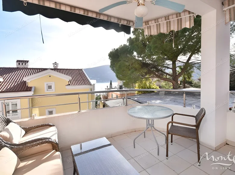 Mieszkanie 3 pokoi 100 m² Herceg Novi, Czarnogóra