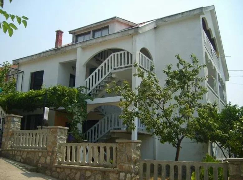 Casa 10 habitaciones 300 m² Susanj, Montenegro