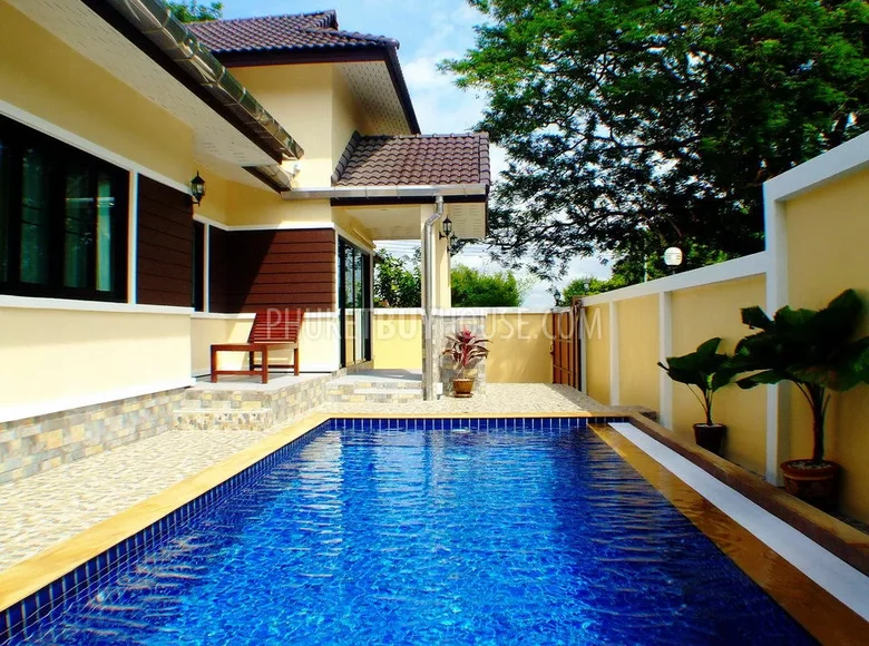 Villa 2 Schlafzimmer 240 m² Phuket, Thailand