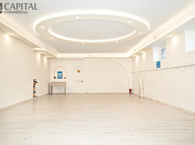 Commercial property 130 m² in Kaunas, Lithuania