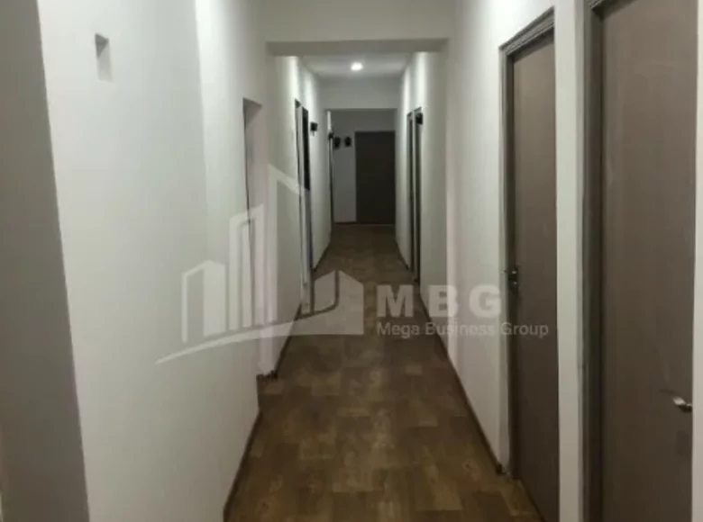 Propriété commerciale 1 275 m² à Tbilissi, Géorgie