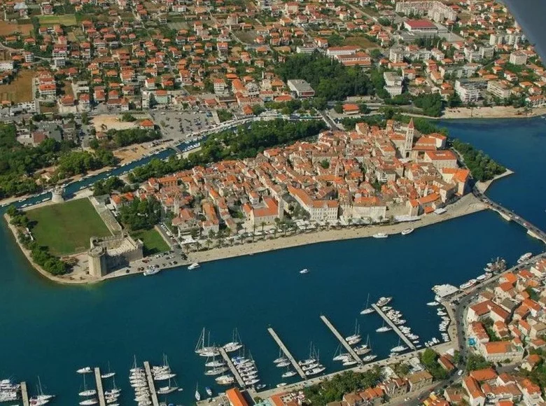 Hotel 550 m² in Trogir, Croatia