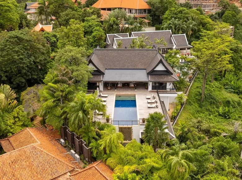 6 bedroom villa 560 m² Ban Kata, Thailand