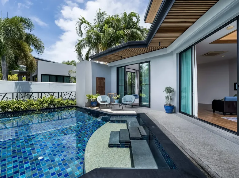 3 bedroom villa 260 m² Phuket, Thailand