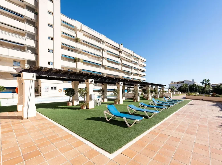 Mieszkanie 2 pokoi 106 m² Marbella, Hiszpania
