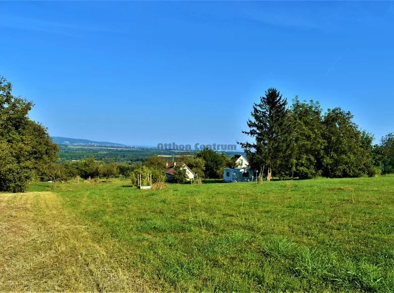 Land 10 000 m² Alsopahok, Hungary