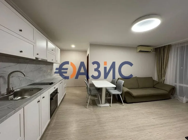 Mieszkanie 3 pokoi 83 m² Nesebyr, Bułgaria