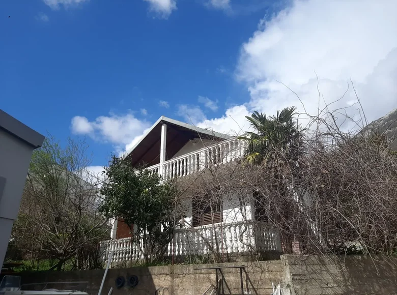 4 bedroom house 140 m² Zgrade, Montenegro