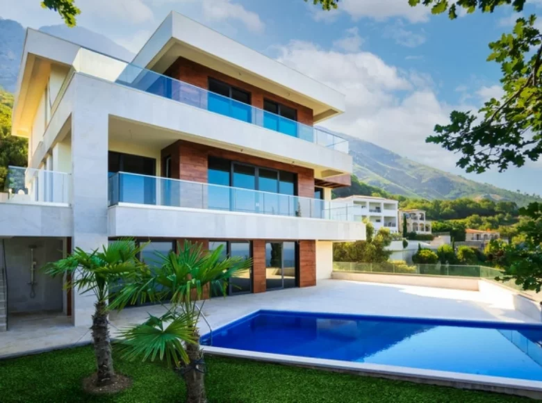 5 bedroom villa 524 m² Rijeka-Rezevici, Montenegro