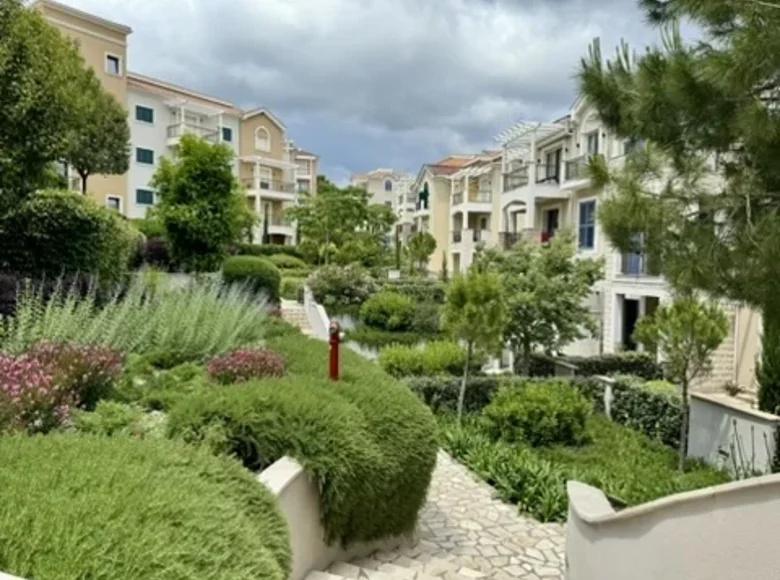 Apartamento 3 habitaciones 165 m² en Radovici, Montenegro