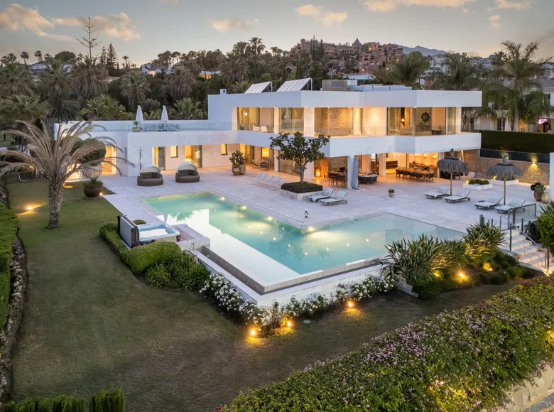 7 bedroom house 676 m² San Pedro Alcantara, Spain