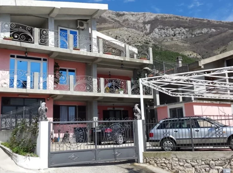 8 bedroom House  Sutomore, Montenegro