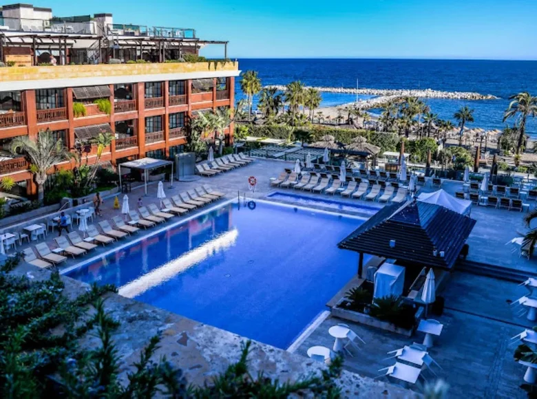 2 bedroom apartment 150 m² Marbella, Spain