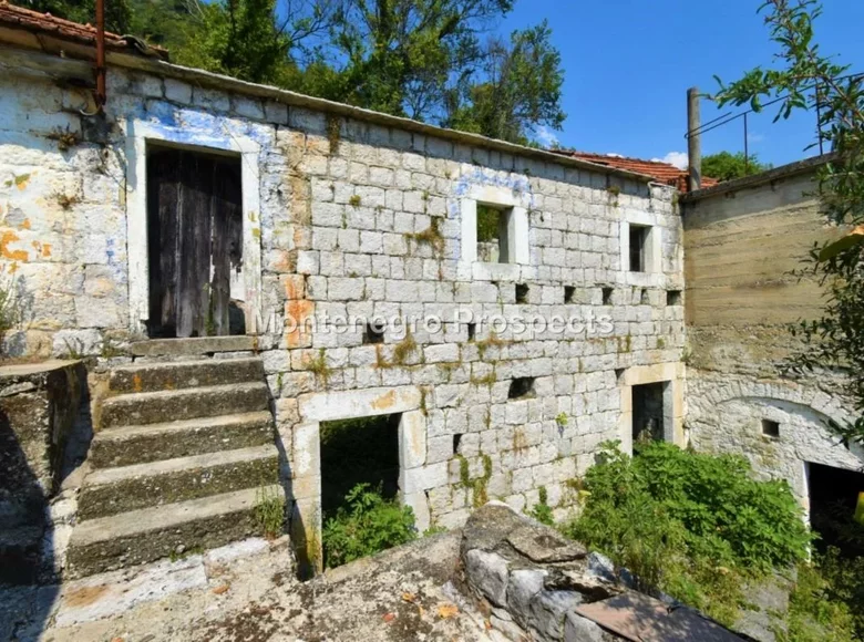 Grundstück 100 m² Igalo, Montenegro