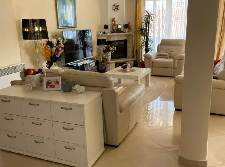 Dom 3 pokoi 200 m² Krasici, Czarnogóra