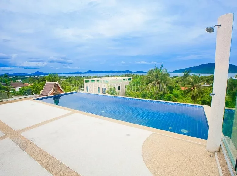 3 bedroom villa 300 m² Phuket, Thailand