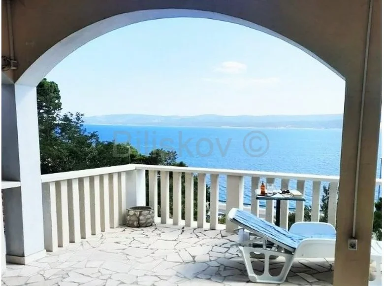 6 room house 190 m² Omis, Croatia