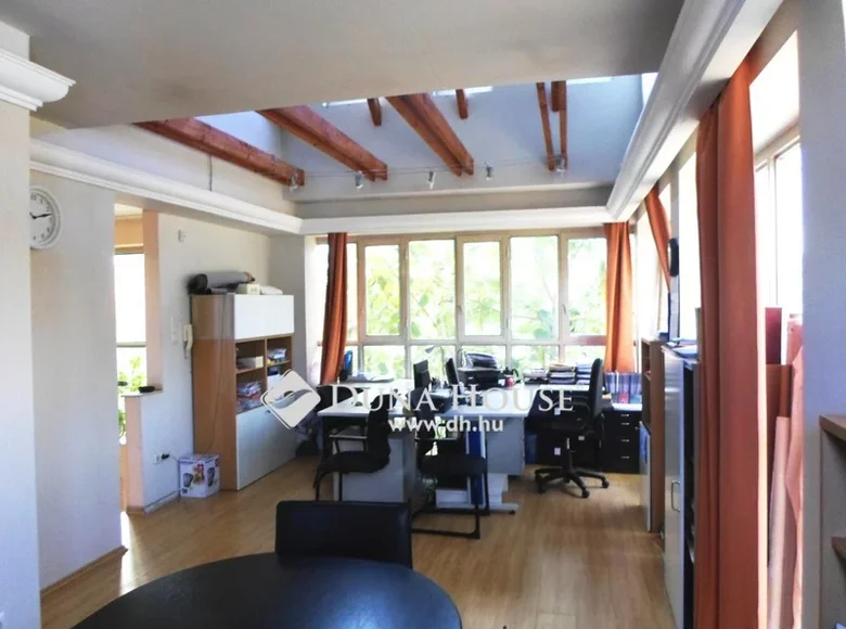 Office 140 m² in Pest megye, Hungary