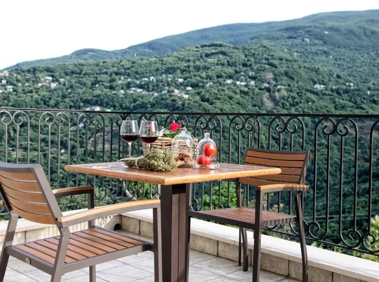 Hotel 2 000 m² in Zagora, Greece
