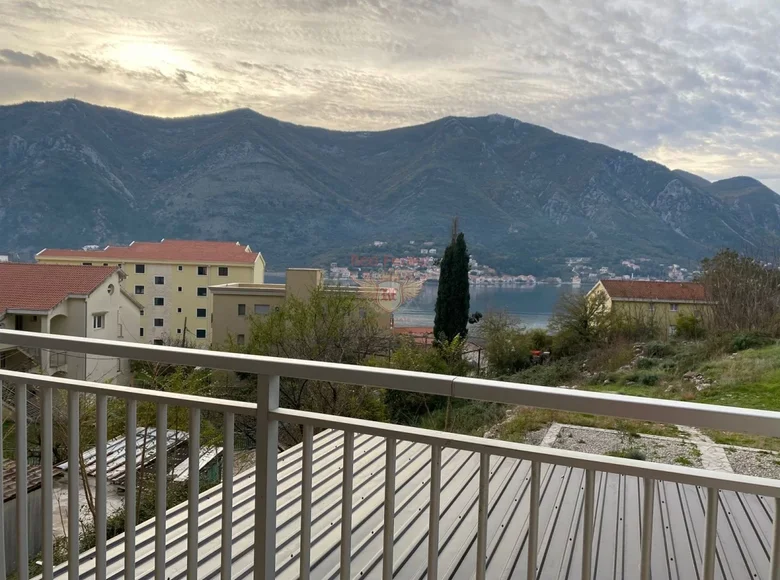 Apartamento 3 habitaciones 76 m² Dobrota, Montenegro