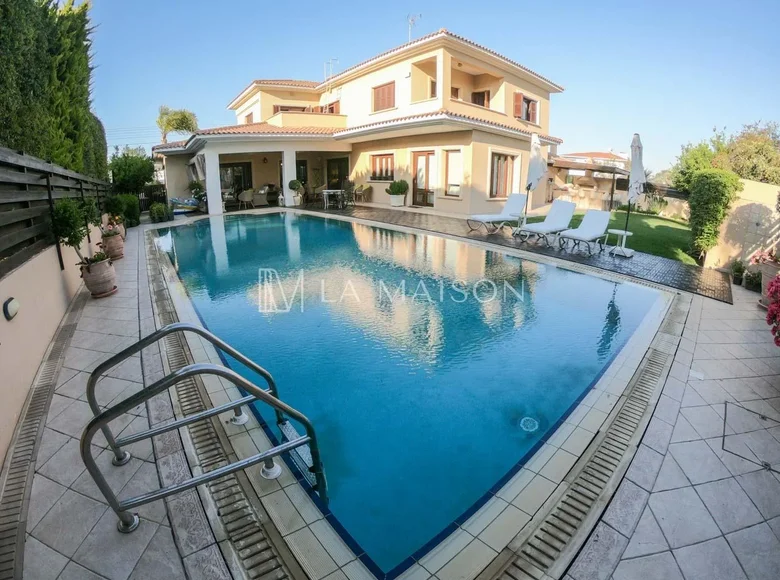 Dom 4 pokoi 350 m² Strovolos, Cyprus