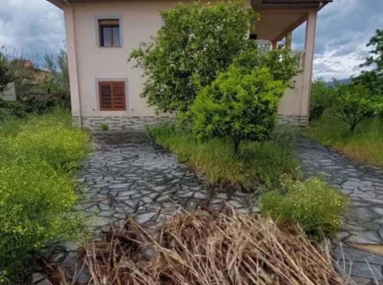 Dom 200 m² Qender Vlore, Albania