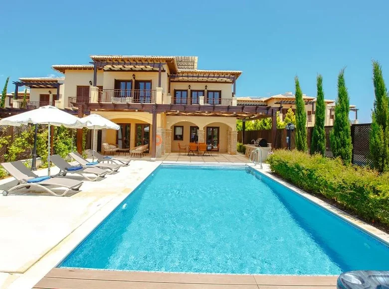 3 bedroom villa 215 m², Cyprus