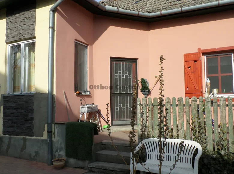 2 room house 86 m² Poroszlo, Hungary