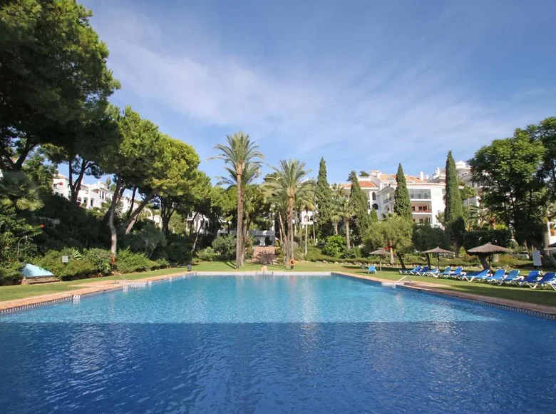 2 bedroom penthouse 127 m² Marbella, Spain