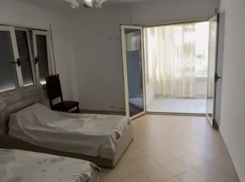 3 bedroom apartment 150 m² Durres, Albania