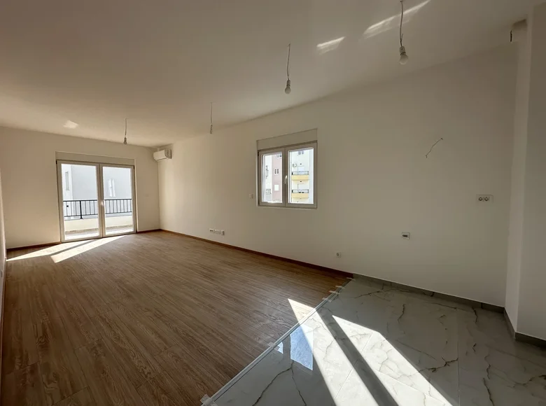 Mieszkanie 2 pokoi 71 m² Budva, Czarnogóra