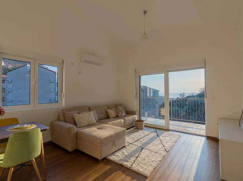 2 bedroom apartment 60 m² Przno, Montenegro